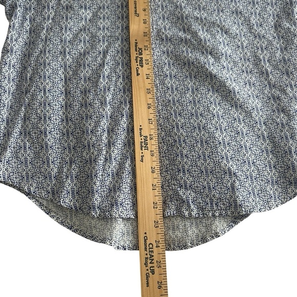 Velvet by Graham & Spencer Women's Blue and white Patterned Top - Picture 8 of 12